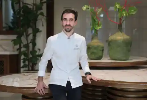 Imagen 1 de Nuno Matos, el cocinero del Palace de Madrid: “Quiero que quien pida una hamburguesa en la habitación coma la mejor de su vida”