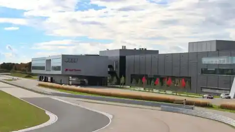 Imagen 1 de Visita a Audi Sport, la fábrica de los sueños donde se gesta un nuevo aspirante de la F1
