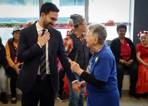 Imagen 1 de Cien mil voluntarios y un millón de puertas tocadas: la histórica campaña de Zohran Mamdani para la alcaldía de Nueva York