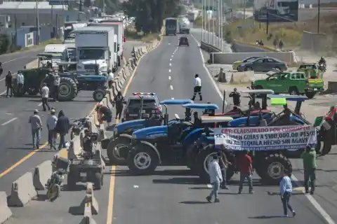 Imagen 1 de El Gobierno de México acuerda pagar un 25 % más a los productores de maíz blanco en el Bajío tras las protestas