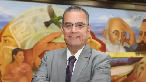 Imagen 1 de Dimite un funcionario de Estado de México tras protagonizar una riña viral en un centro comercial de Metepec