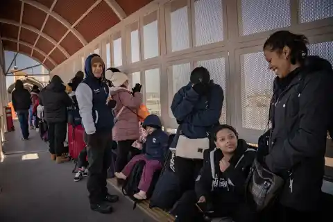 Imagen 1 de El Gobierno comienza a desestimar los casos de asilo de los migrantes que no hayan pagado la nueva tasa anual