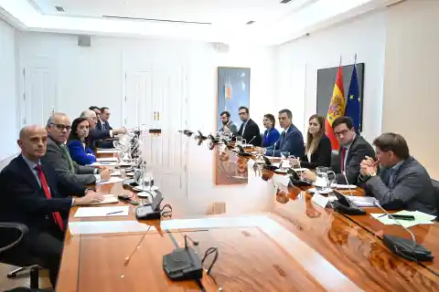 Imagen 1 de El Gobierno actualiza la Estrategia Nacional de Seguridad Energética en plena crisis por el apagón