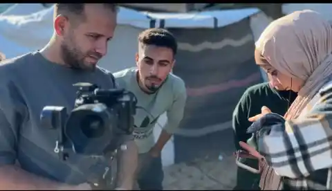 Imagen 1 de La lucha de los cineastas para seguir filmando en Gaza: “Israel trata una cámara como un ‘kaláshnikov”