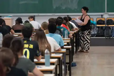 Imagen 1 de Lloviendo piedras universitarias