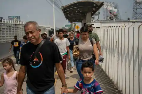 Imagen 1 de Los cubanos deportados por Trump a México afrontan un destino incierto y sin garantías