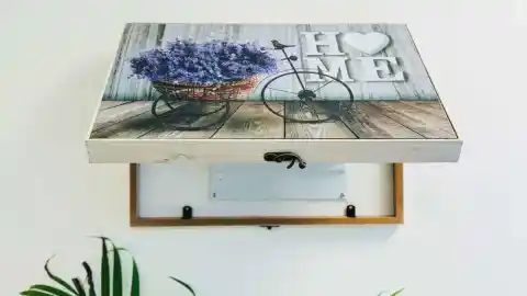 Imagen 1 de Adiós al contador de la luz a la vista: 5 cuadros decorativos que lo ocultan con estilo