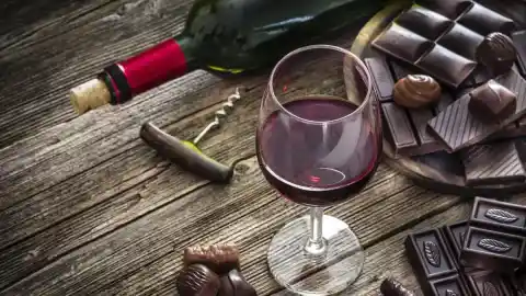 Imagen 1 de “El chocolate blanco queda superbién con los espumosos, el vino tinto o un dulce para el chocolate negro”: ¿cómo se maridan tabletas y bombones?