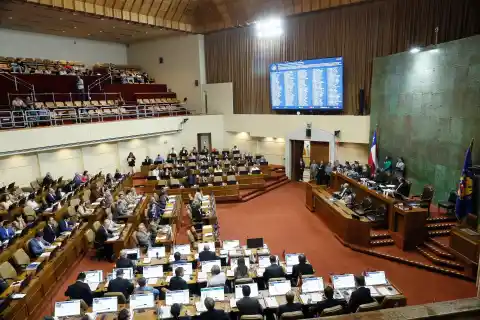 Imagen 1 de Quiénes son los candidatos a diputados y senadores para las elecciones parlamentarias de Chile 2025