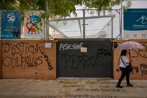 Imagen 1 de El colegio de Sevilla que no activó el protocolo de acoso anuncia un plan ante las “situaciones de vulnerabilidad” y la familia les acusa de “minimizar” lo ocurrido