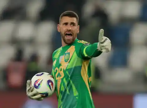 Imagen 1 de El muro de Unai Simón en la España de Luis de la Fuente