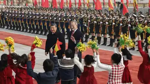 Imagen 1 de Encuesta: ¿Hace bien España en acercarse a China?