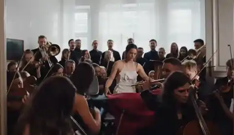 Imagen 1 de El simbolismo de Rosalía: por qué ha elegido estas marcas para el relato místico de ‘Berghain’