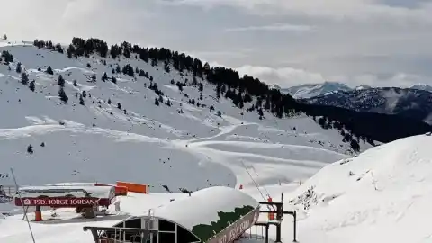 Imagen 1 de El esquí se viste de largo este puente y anima las reservas en el Pirineo con 400 km de pistas