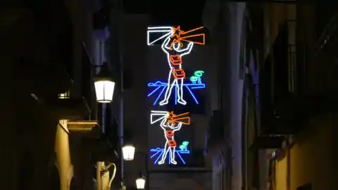 Imagen 1 de Las luces dalinianas de Figueres celebran 25 años