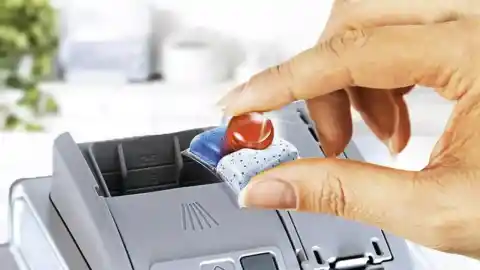 Imagen 1 de No es Black Friday, pero lo parece: Amazon rebaja las pastillas de Finish a menos de 14 euros