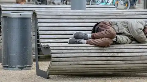 Imagen 1 de Los servicios sociales de Madrid detectan 1.015 personas viviendo en la calle de las que un 27% lleva menos de seis meses