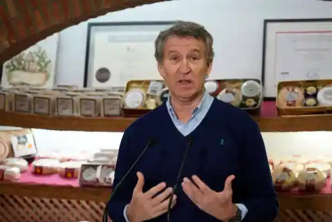 Imagen 1 de Feijóo culpa a Abascal de “caciquear” en la campaña electoral extremeña: “Nuestros candidatos no son marionetas”