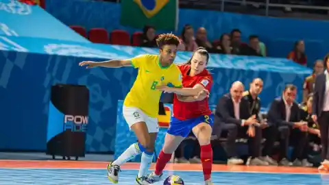 Imagen 1 de España se despide de su primer oro mundial al caer con Brasil en semifinales