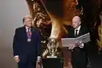 Imagen 1 de Trump acapara el protagonismo en el sorteo del Mundial: un premio FIFA de la Paz a su medida y sus artistas favoritos en el escenario