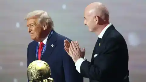 Imagen 1 de Donald Trump es galardonado con el primer premio FIFA de la Paz