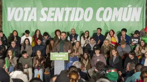 Imagen 1 de Abascal critica la "soberbia" de Guardiola y dice que "es la Irene Montero de Extremadura"