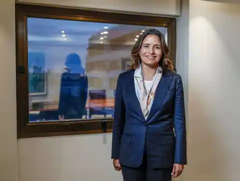 Imagen 1 de Leila Benali, ministra de Energía de Marruecos: “Por primera vez en la historia, tenemos un comercio bidireccional de electricidad y gas con España”