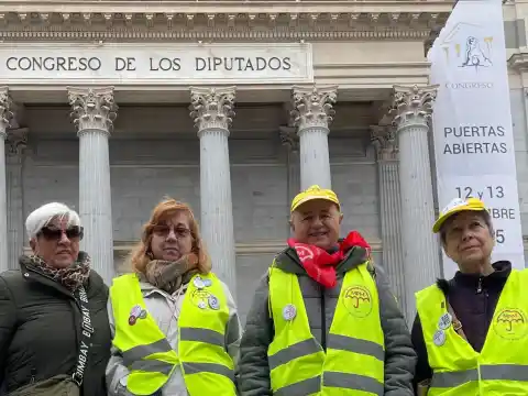 Imagen 1 de Ocho años y más de 400 lunes frente al Congreso en defensa de las pensiones: “Somos la generación que aprendió a manifestarse”