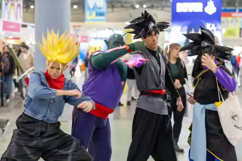 Imagen 1 de El Salón del Manga de Barcelona se llena de mangakas, otakus y katanas