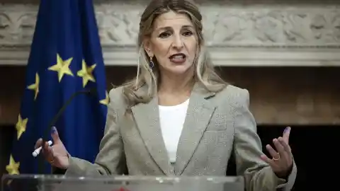 Imagen 1 de Díaz presiona a Sánchez para frenar la "especulación" con la vivienda: "El artículo 47 de la Constitución lo prohíbe"