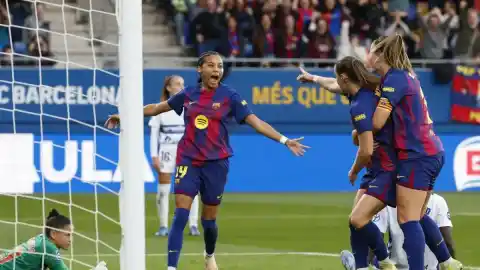 Imagen 1 de Pajor desatasca a un Barça espeso