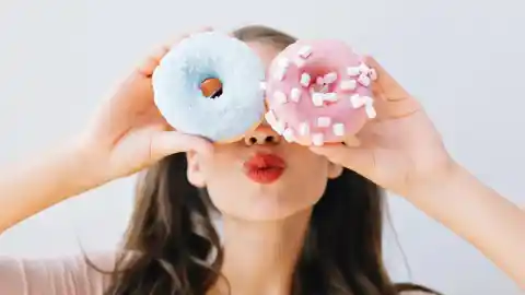 Imagen 1 de Montse Prados, endocrinóloga, sobre el envejecimiento de la piel: "El azúcar endurece el colágeno y promueven las arrugas"