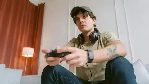 Imagen 1 de En redes, “hombre tradicional”; en persona, busca techo y que cocines la cena