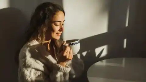 Imagen 1 de El regalo con el que triunfarás en el amigo invisible: una taza personalizada con una foto especial