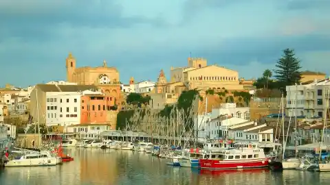 Imagen 1 de Muere un hombre de 67 años tras caer con su vehículo al mar en Menorca