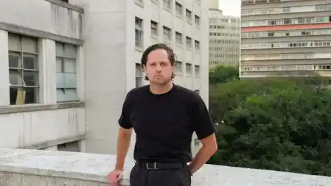 Imagen 1 de Vincent Bevins, periodista experto en movimientos sociales: “Hace quince años nos equivocamos al creer que Internet iba a traer un mundo más democrático”