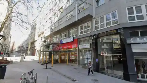 Imagen 1 de Muere una mujer en Santiago al caerle una nevera encima