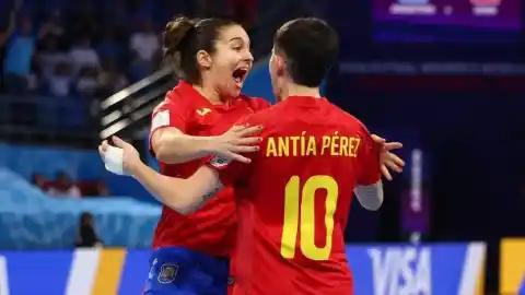 Imagen 1 de España hace historia y se cuelga el bronce en el Mundial de fútbol sala