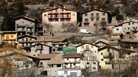 Imagen 1 de Los vecinos de Gósol eligen dejar Lleida y pertenecer a Barcelona