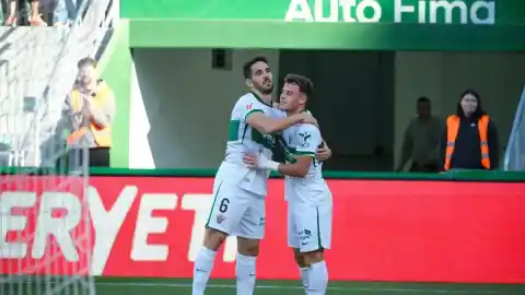 Imagen 1 de El Elche da una bofetada de realidad al Girona