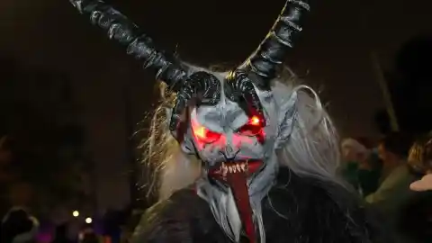Imagen 1 de Krampus, Gaza, Zócalo, arte y moda global y más imágenes del día.