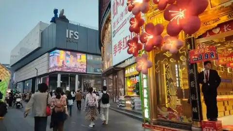 Imagen 1 de El coste de la vida y la vivienda fuerza a los jóvenes chinos a buscar su sitio en ciudades secundarias