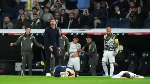 Imagen 1 de Xabi Alonso: “Nos han desquiciado las decisiones del árbitro, no me ha gustado la actuación”