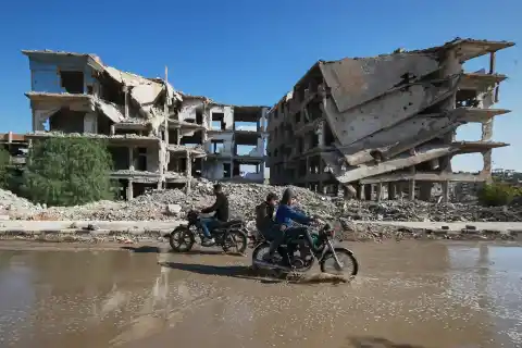 Imagen 1 de Siria celebra un año sin la dictadura de El Asad entre la ilusión y la inquietud