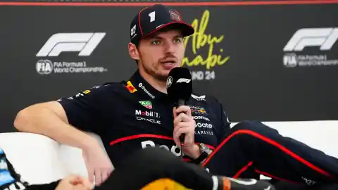 Imagen 1 de 'Enganchón' de Verstappen con un periodista tras perder el Mundial: "Solo mencionas Barcelona y me das esa estúpida sonrisa"