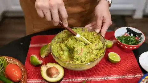 Imagen 1 de La verdadera receta del guacamole: un prestigioso chef mexicano explica cómo prepararlo para triunfar