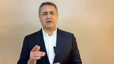 Imagen 1 de El fiscal de Honduras ordena la “inmediata captura” del expresidente Juan Orlando Hernández, indultado por Trump