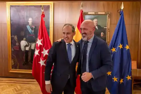 Imagen 1 de El Colegio de Abogados de Madrid impartirá titulaciones con la Complutense pese a serias objeciones de instituciones del Gobierno de Ayuso