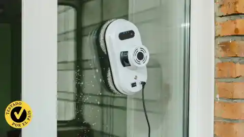 Imagen 1 de He probado cuatro robots limpiacristales y te cuento sus pros y sus contras