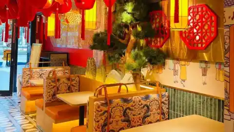 Imagen 1 de Platos desde 1 euro y bebida gratis: el restaurante de Atocha donde probar comida asiática rica y barata